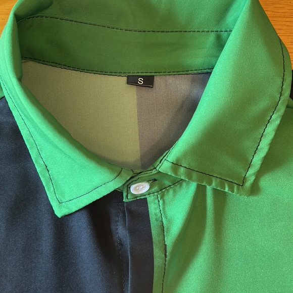 Grinch Button Up. Size Small. New in package. - Picture 3 of 7